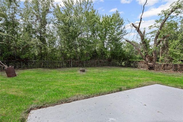 18714 S Lakeside Lane, Belton, MO 64012