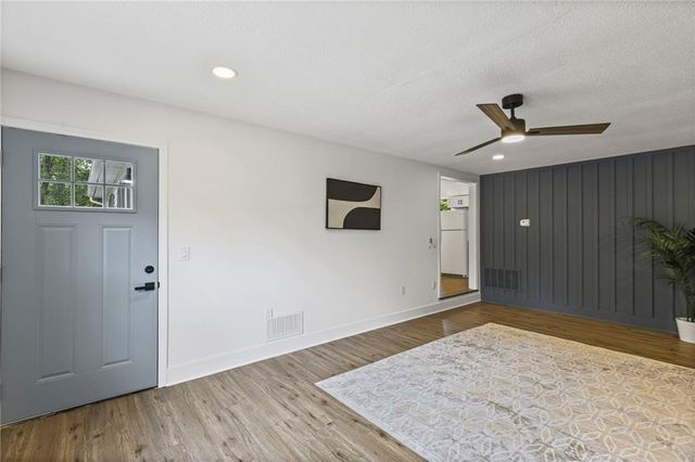 18714 S Lakeside Lane, Belton, MO 64012