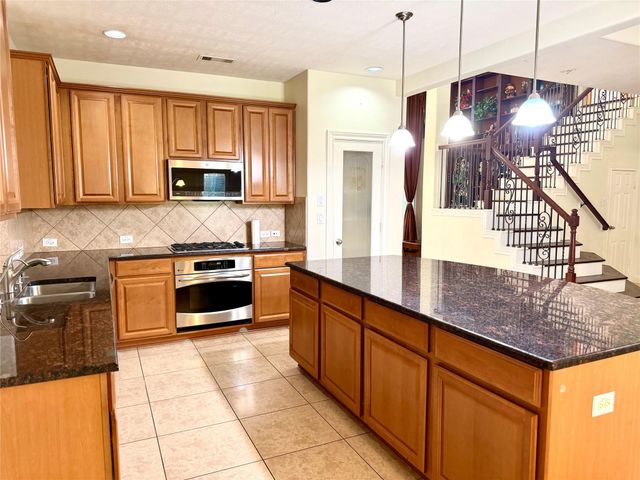 6839 Emerson, Sugar Land, TX 77479