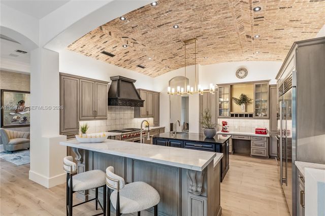 6350 SW 107th St, Pinecrest, FL 33156