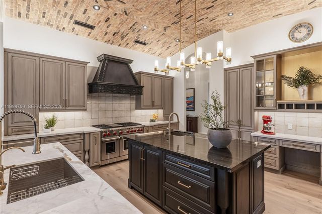 6350 SW 107th St, Pinecrest, FL 33156