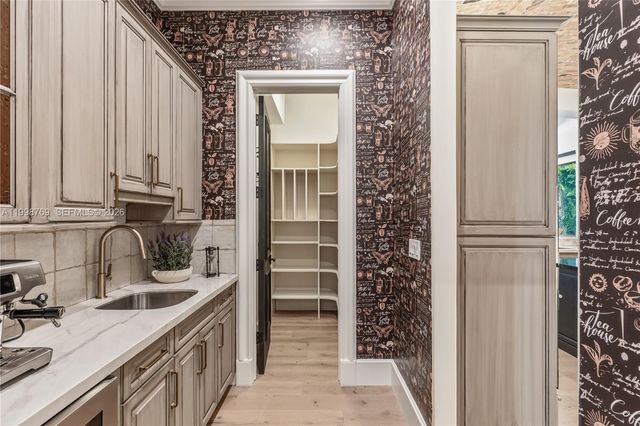 6350 SW 107th St, Pinecrest, FL 33156