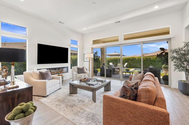31 Chablis, Rancho Mirage, CA 92270