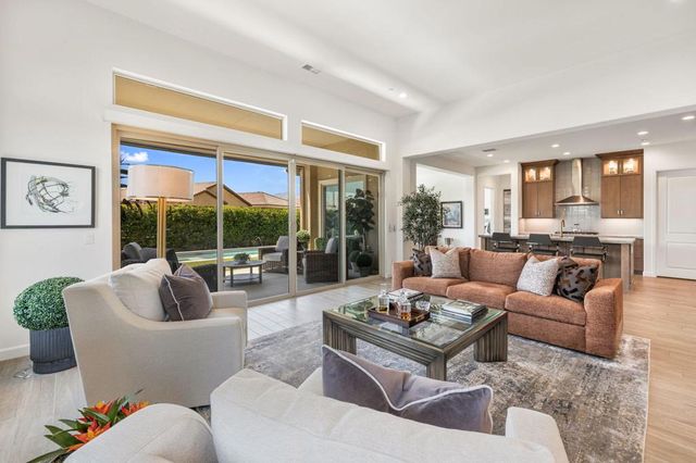 31 Chablis, Rancho Mirage, CA 92270