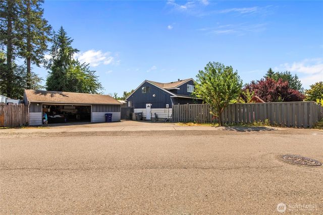 302 115th Street E, Tacoma, WA 98445