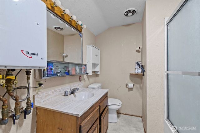 302 115th Street E, Tacoma, WA 98445