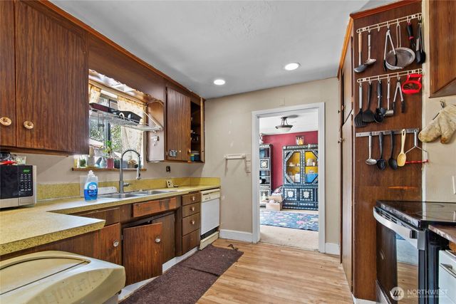 302 115th Street E, Tacoma, WA 98445
