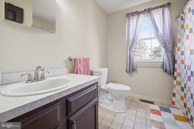 2233 APPLE WAY, Bensalem, PA 19020