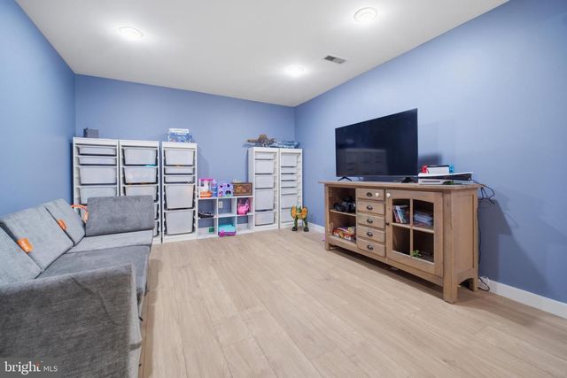 2233 APPLE WAY, Bensalem, PA 19020