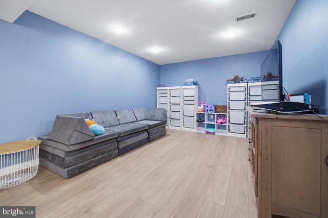 2233 APPLE WAY, Bensalem, PA 19020