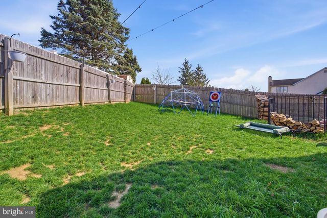 2233 APPLE WAY, Bensalem, PA 19020