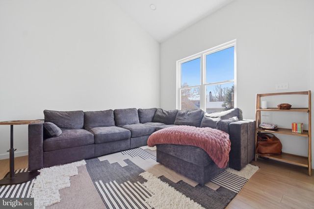 2233 APPLE WAY, Bensalem, PA 19020