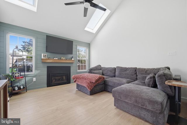 2233 APPLE WAY, Bensalem, PA 19020