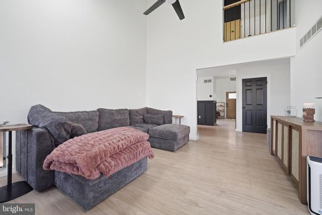 2233 APPLE WAY, Bensalem, PA 19020