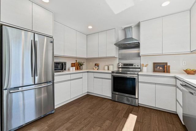 851 Peary, Foster City, CA 94404