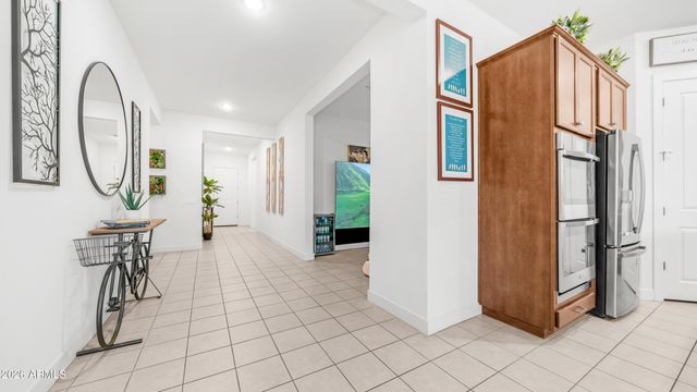 8022 W NORTHVIEW Avenue, Glendale, AZ 85303