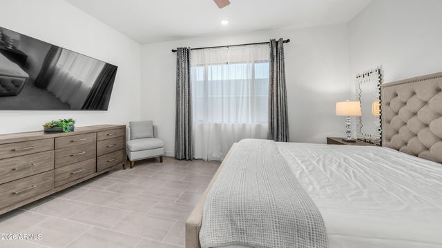 8022 W NORTHVIEW Avenue, Glendale, AZ 85303