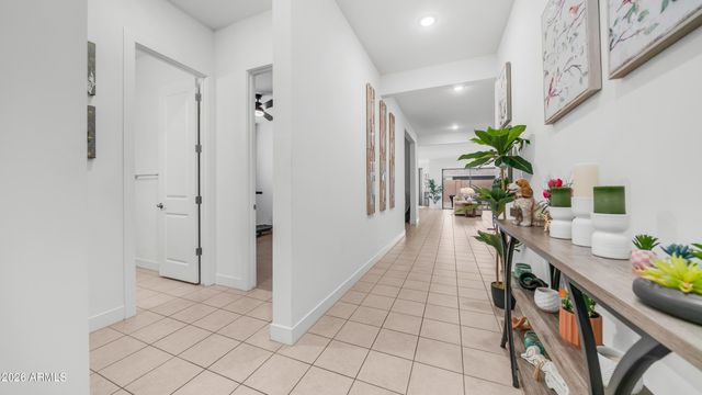 8022 W NORTHVIEW Avenue, Glendale, AZ 85303