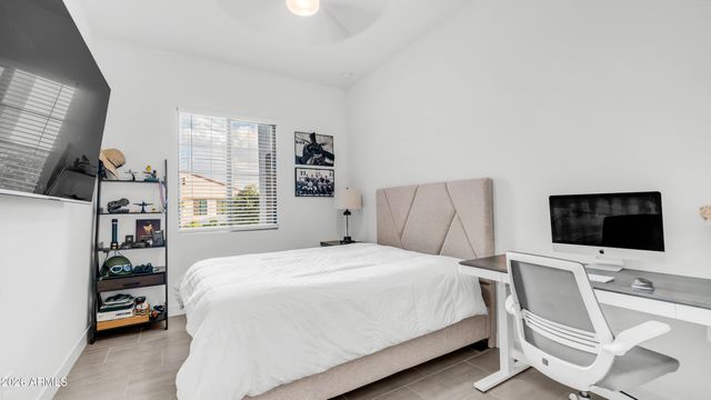 8022 W NORTHVIEW Avenue, Glendale, AZ 85303