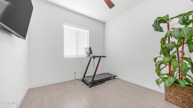 8022 W NORTHVIEW Avenue, Glendale, AZ 85303