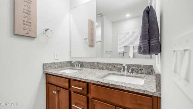 8022 W NORTHVIEW Avenue, Glendale, AZ 85303