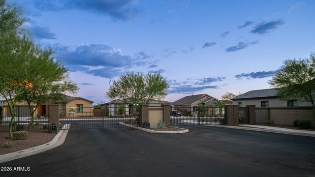 8022 W NORTHVIEW Avenue, Glendale, AZ 85303