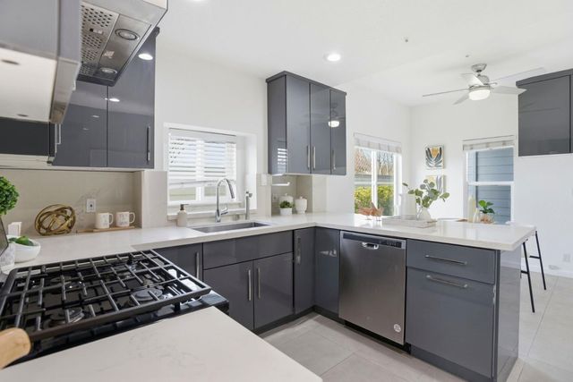 23 Dory Lane, Foster City, CA 94404