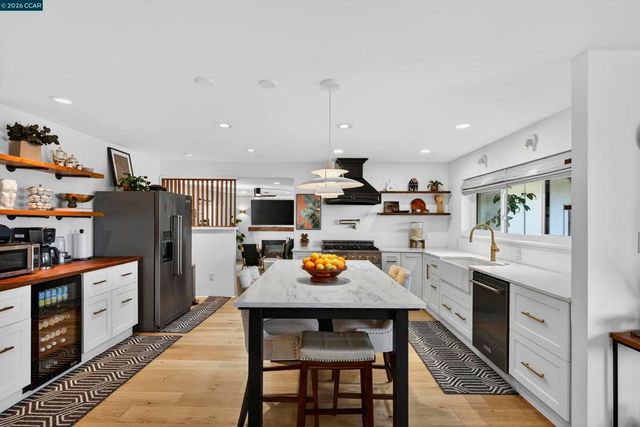 1165 Nob Hill Ave, Pinole, CA 94564