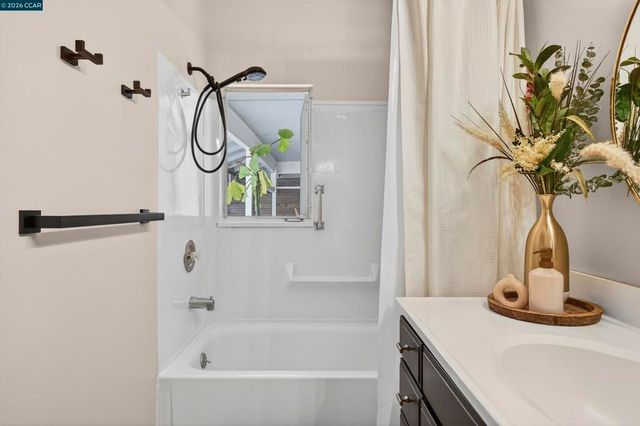 1165 Nob Hill Ave, Pinole, CA 94564