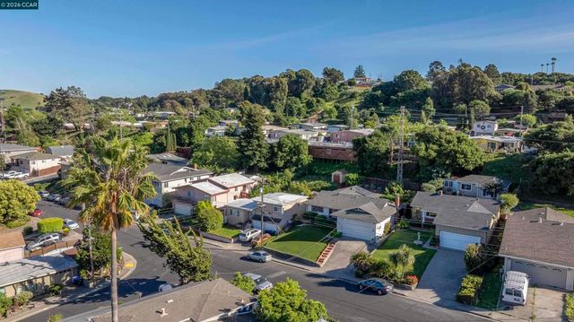 1165 Nob Hill Ave, Pinole, CA 94564
