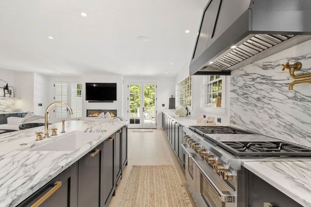 55 Maple Avenue, Andover, MA 01810