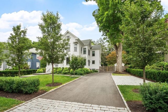 55 Maple Avenue, Andover, MA 01810