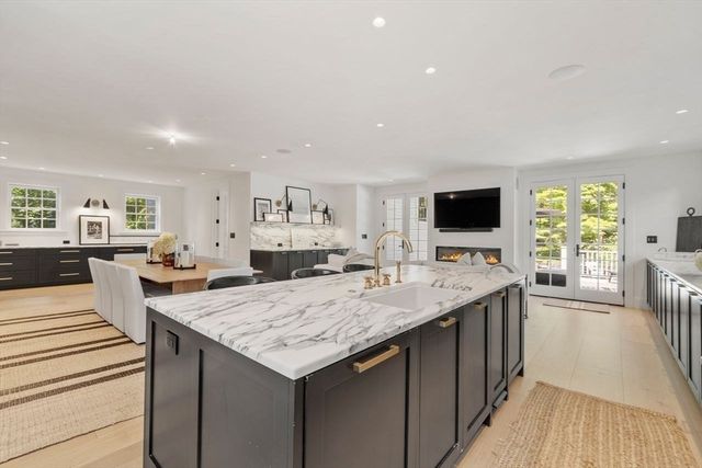 55 Maple Avenue, Andover, MA 01810