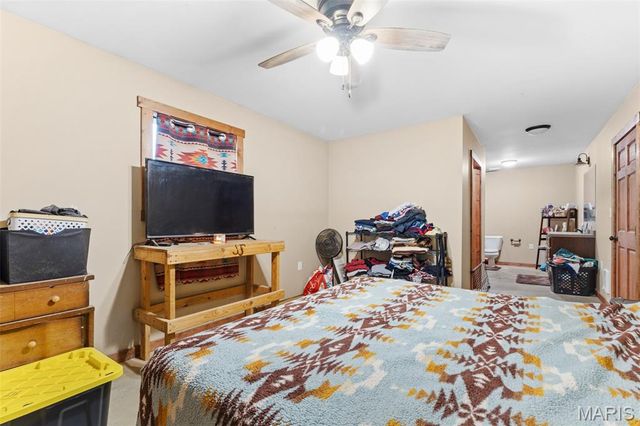 16093 Smith Road, Farmington, MO 63640