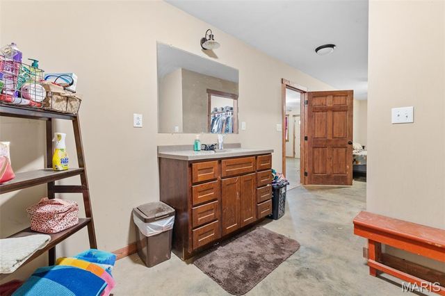 16093 Smith Road, Farmington, MO 63640