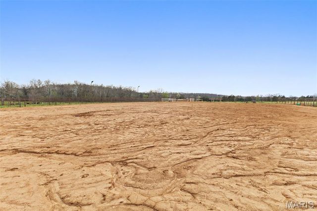 16093 Smith Road, Farmington, MO 63640