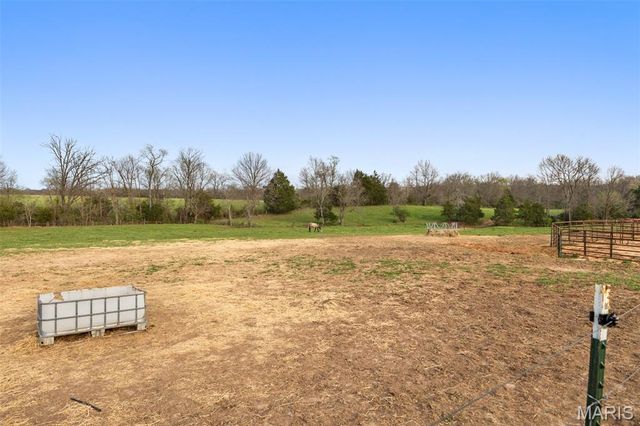 16093 Smith Road, Farmington, MO 63640