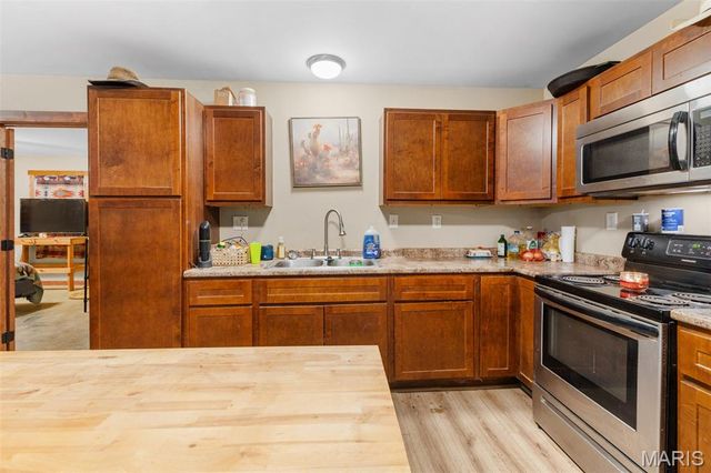 16093 Smith Road, Farmington, MO 63640