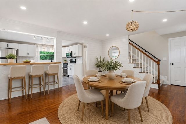 80 Webster St, Douglas, MA 01516