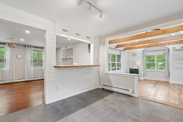 80 Webster St, Douglas, MA 01516