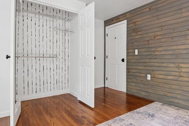 80 Webster St, Douglas, MA 01516