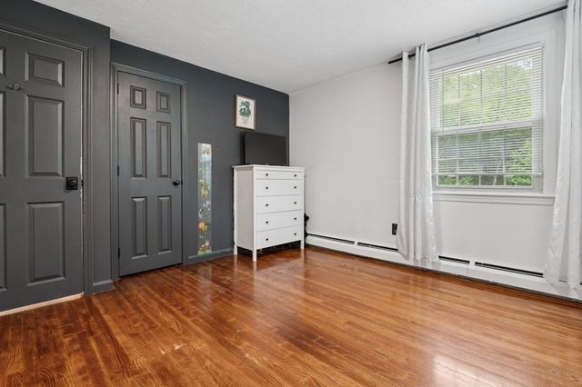 80 Webster St, Douglas, MA 01516