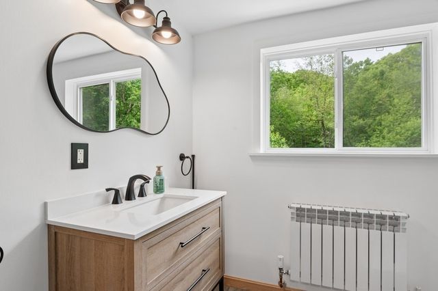 80 Webster St, Douglas, MA 01516