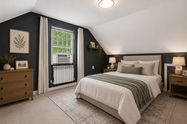 80 Webster St, Douglas, MA 01516