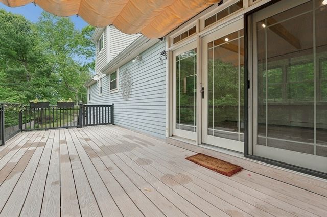 80 Webster St, Douglas, MA 01516