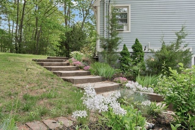 80 Webster St, Douglas, MA 01516