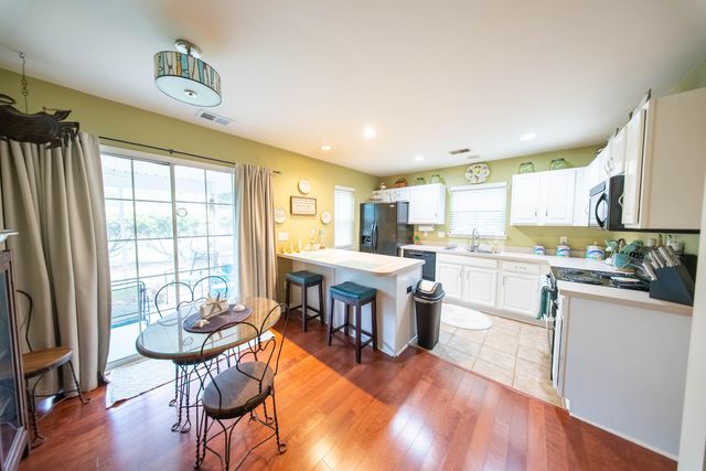 8106 Shadow Oak Drive, North Charleston, SC 29406