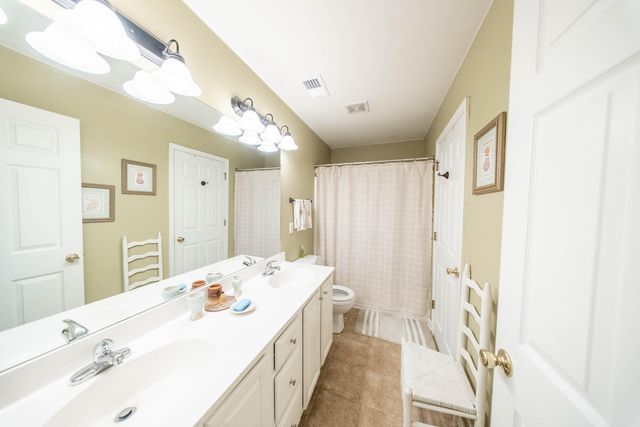 8106 Shadow Oak Drive, North Charleston, SC 29406