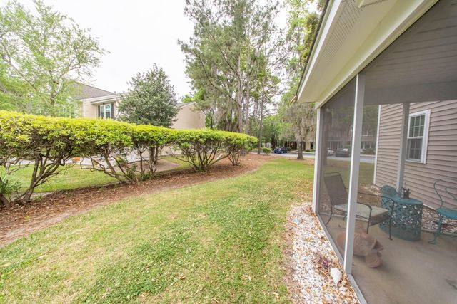 8106 Shadow Oak Drive, North Charleston, SC 29406