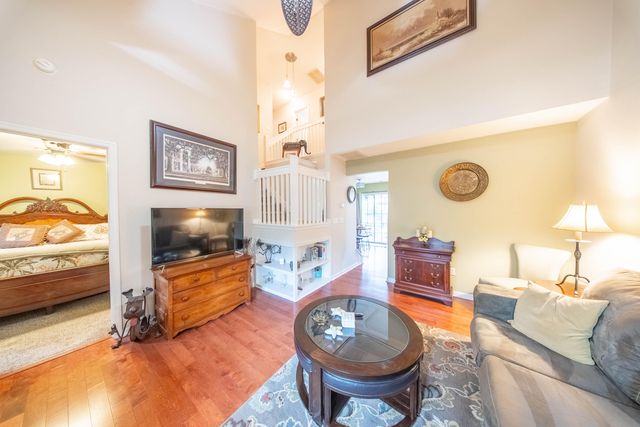 8106 Shadow Oak Drive, North Charleston, SC 29406